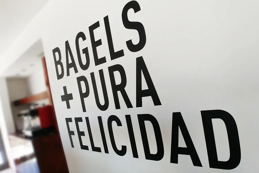BAGELS Vinilo Ploteo