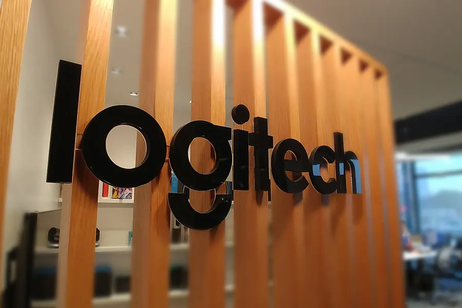 LOGITECH Logos Corpóreos
